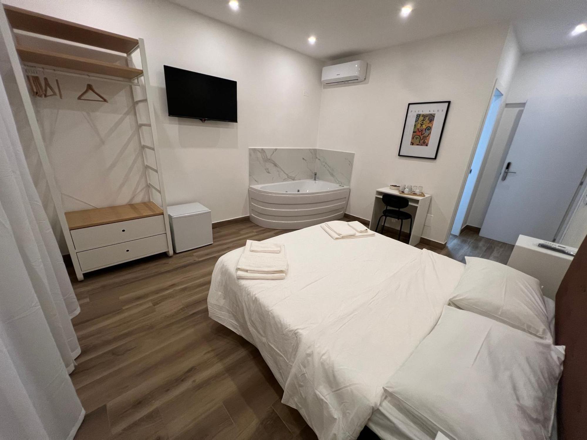 Suite 98 — Photos 2